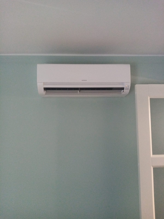 Hitachi RAK-25REF Внутренний блок настенного типа